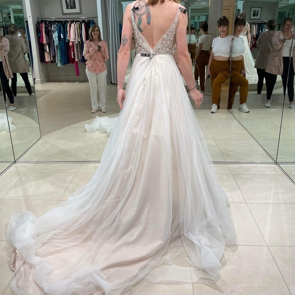 2022 ivory designer wedding dress - Picture 3 of 4